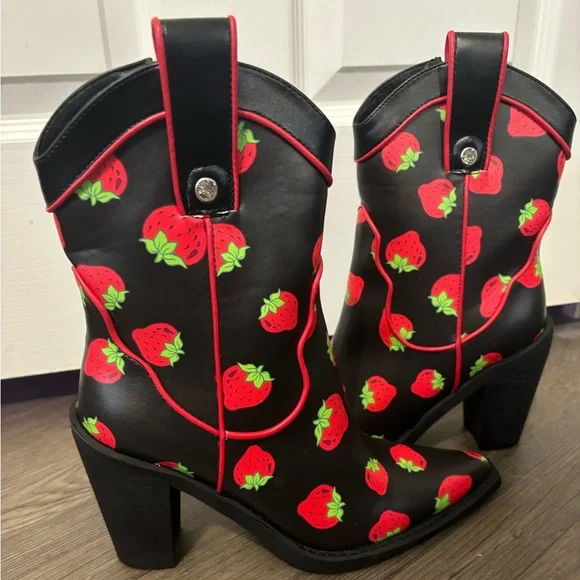 NWOB Dolls Kill x Strawberry Shortcake Black Meadow Greeting Cowboy Boots - Picture 2 of 7